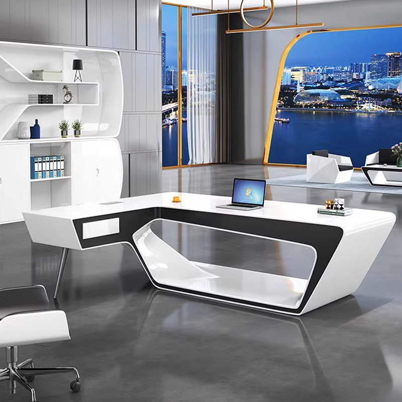 Stół prezesa dla projektanta,  – Office Management Technology recenzja i cena